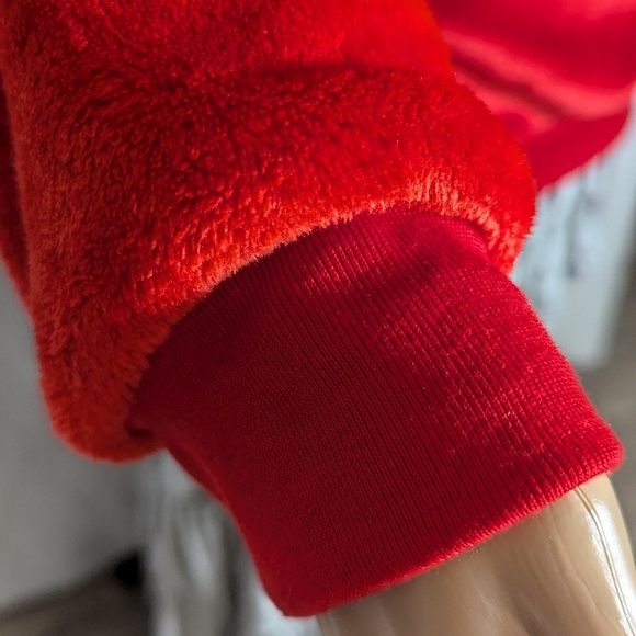 Disney Winnie the Pooh Christmas Holiday LS top size XL red yellow green - Picture 4 of 10